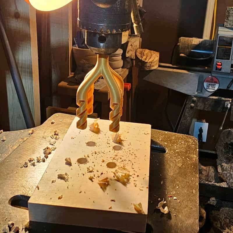 プラスチック製の四つ穴ドリルビットおもちゃ。電動ドリルで木を - Woodworking Jokes のレビューと価格